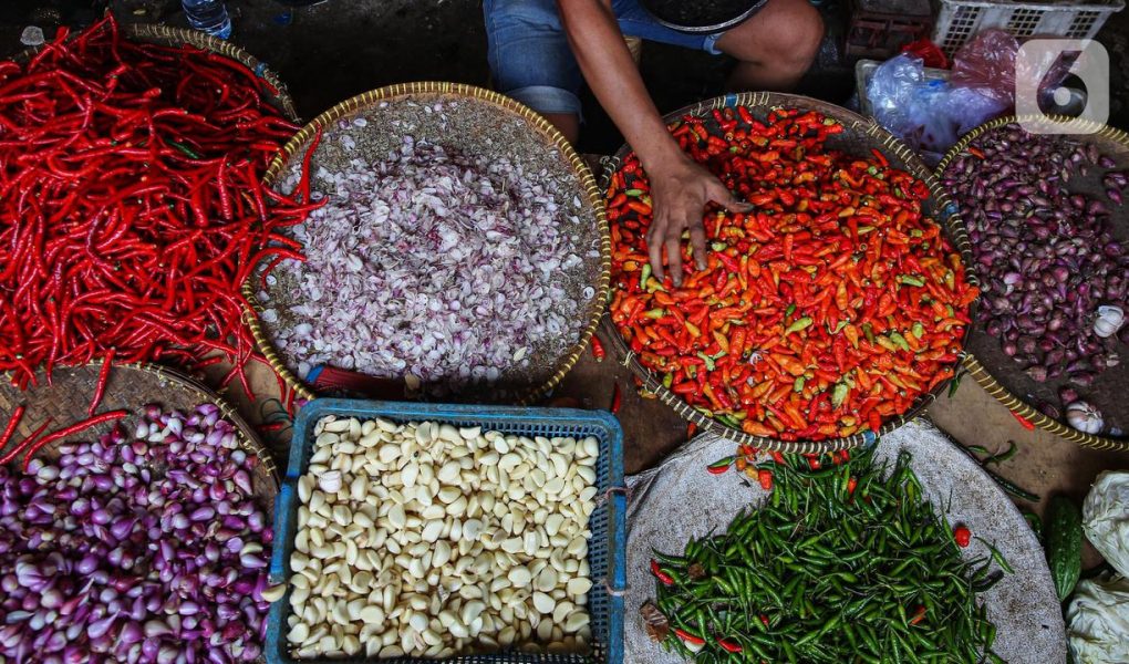 Harga Cabai Tembus Rp200 Ribu per Kg April 2026, Ibu Rumah Tangga Demo di Depan Kantor Gubernur, Ekonom: 'Ini Gagal Panen atau Main-main?'