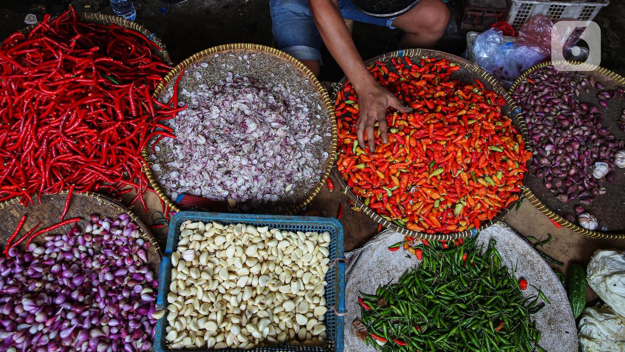 Harga Cabai Tembus Rp200 Ribu per Kg April 2026, Ibu Rumah Tangga Demo di Depan Kantor Gubernur, Ekonom: 'Ini Gagal Panen atau Main-main?'