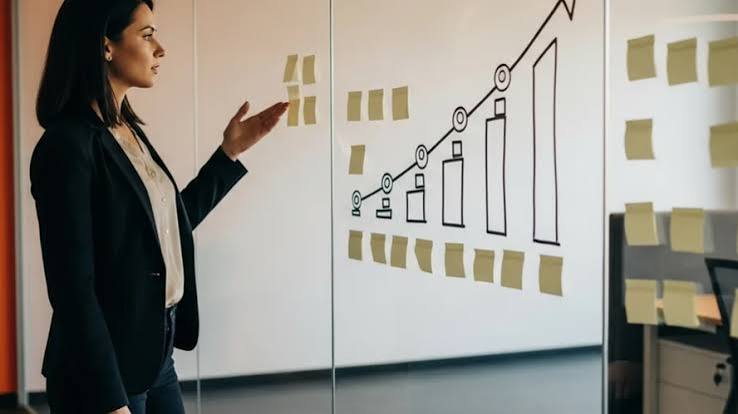 Tahun Ketika Marketer Digital ‘Dipecat’ oleh AI—Tapi Justru Naik Jabatan Jadi Product Manager